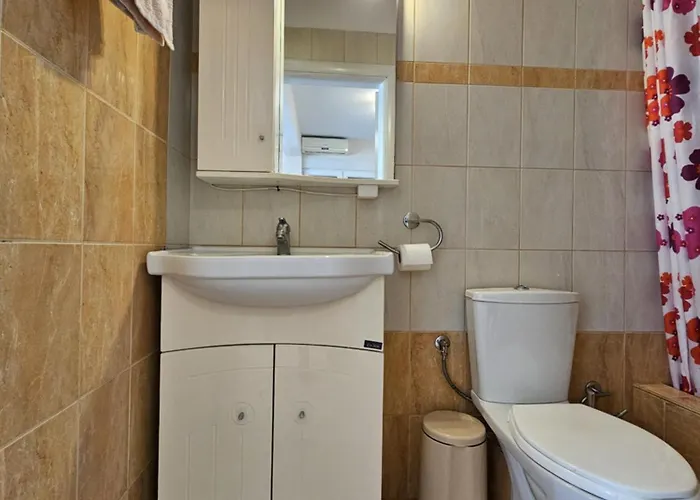 Jasmine House Apartment *