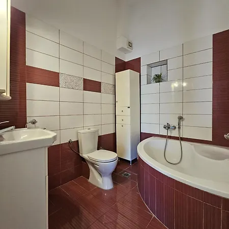 Jasmine House * Potos